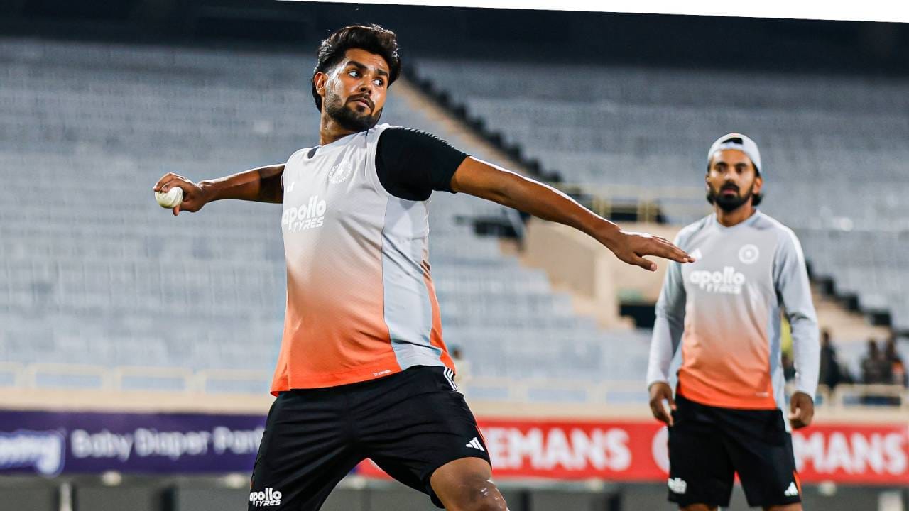 भारताने आतापर्यंत या मैदानात सहा सामने खेळले आहेत. त्यापैकी तीन सामन्यात विजय, दोन सामन्यात पराभव, तर एका सामन्याचा निकाल लागला नाही. येथे जिंकलेल्या तिन्ही सामन्यांमध्ये भारताने लक्ष्यांचा पाठलाग केला आहे. (Photo- BCCI Twitter)