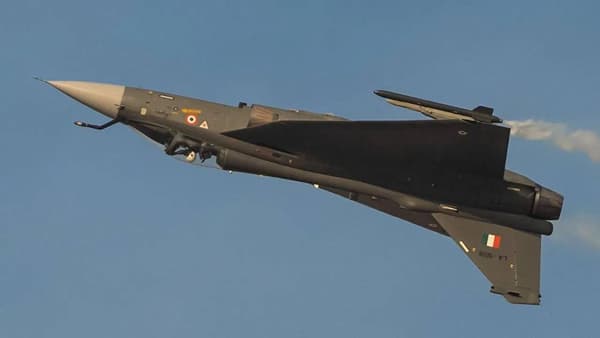 Tejas Fighter Jet Crash : ही गोष्ट फक्त तेजसच्या क्रॅशची नाही, किती खतरनाक असतो नेगेटिव G टर्न? सलाम त्या शूर विंग कमांडरला