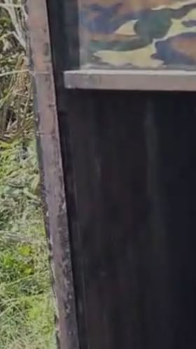 Video : दुचाकीस्वारांवर हल्ला करणाऱ्या बिबट्याला पकडण्यासाठी लावला पिंजरा.