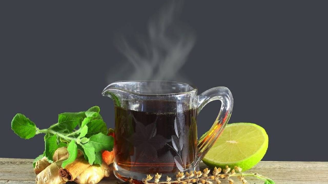 हिवाळा म्हटले की, आरोग्याच्या अनेक समस्या निर्माण होतात. सर्दी, खोकला आणि ताप हे तर सामान्य होते. अशावेळी आरोग्यासाठी सुरक्षित ठेवणे अत्यंत आवश्यक होते. 