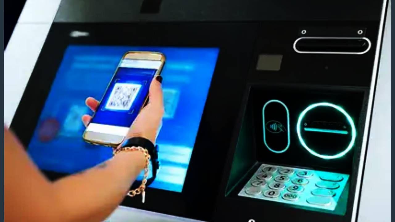  युपीआय प्लॅटफॉर्म आधारे एटीएममधून तुम्ही दिवसाकाठी 10 हजार रुपये काढू शकता. पण ही सुविधा सध्या ICCW सक्षम असलेल्या एटीएमवरच उपलब्ध आहे. लवकरच ती देशभरातील अनेक एटीएम केंद्रावर सुरू होईल. 