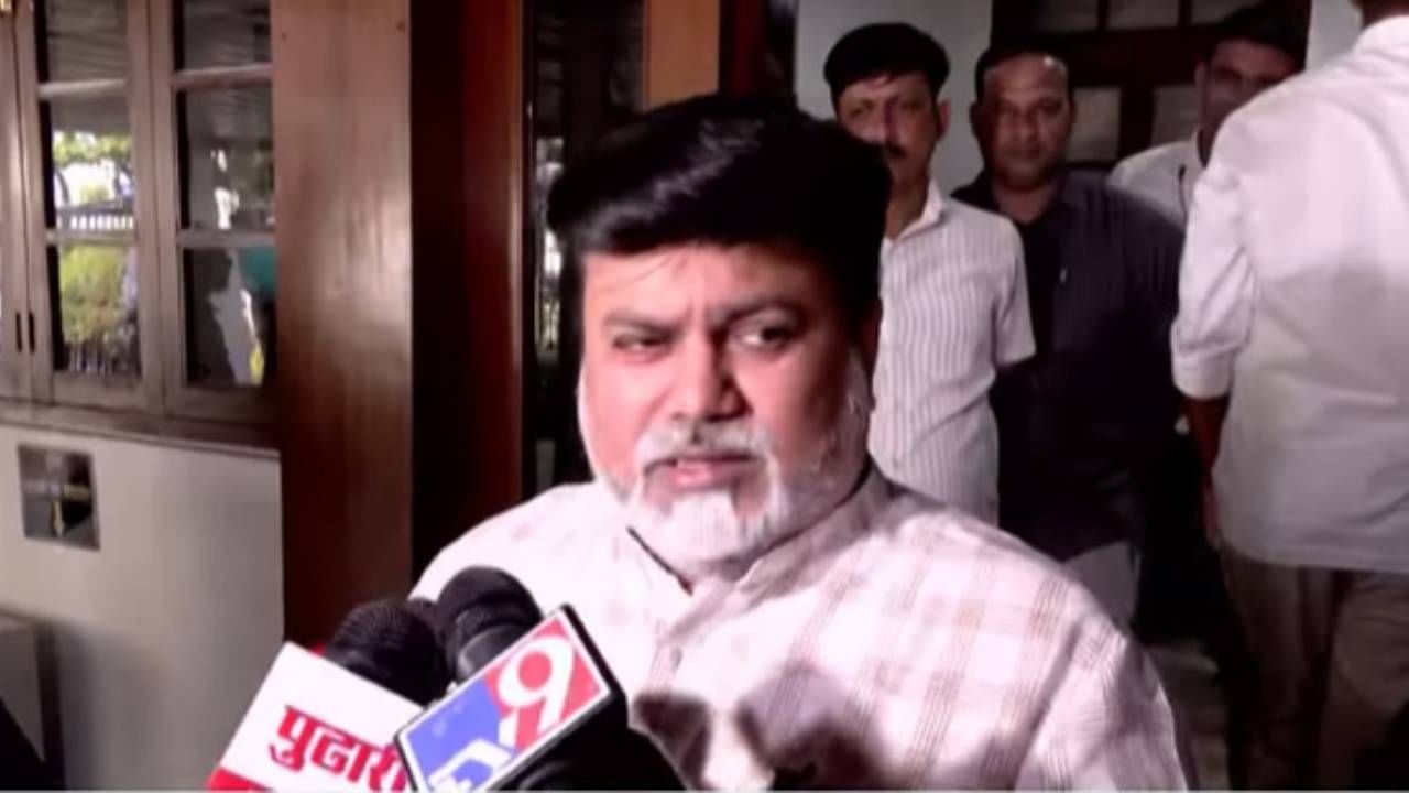 Uday Samant :  उदय सामंत यांनी स्पष्टच सांगितलं कॅबिनेट बैठकीला उपस्थित नसण्याचं कारण... अन् नाराजीच्या चर्चांना पूर्णविराम