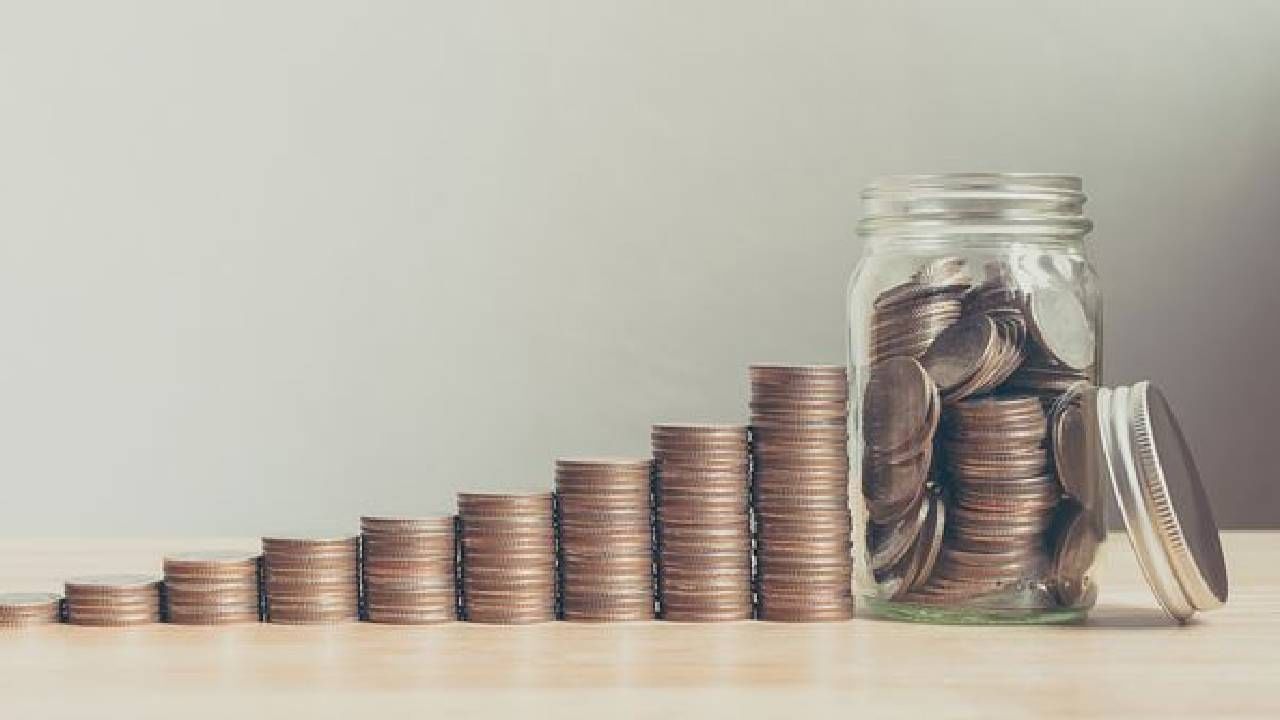 सेवा निवृत्ती योजना ही देशातील लाखो लोकांसाठी निवृत्तीनंतर आर्थिक आधार आहे. पण काही पेन्शनधारक, निवृत्ती वेतनधारक बँकेत जमा होणारी पेन्शनची रक्कम काढत नाहीत. त्यांनी खात्यात व्यवहार करावा अशी अपेक्षा असते. नाहीतर निवृत्तीधारकाचा मृत्यू झाल्याचा समज होतो. तेव्हा या खात्यात व्यवहार करणे गरजेचे असते. 