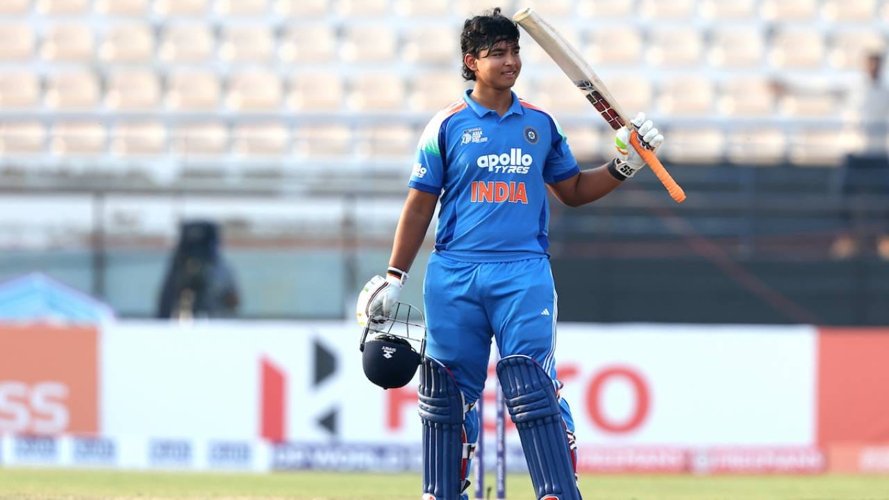 वैभव सूर्यवंशी सर्वाधिक धावा करणाऱ्या खेळाडूंच्या यादीत मात्र दुसऱ्या स्थानावर आहे. पाकिस्तानच्या माज सदाकतने 3 सामन्यात एकूण 212 धावा केल्या आहे. तर वैभव सूर्यवंशीने 201 धावा केल्या आहे. वैभवने उपांत्य फेरीत चांगली कामगिरी केली तर त्यालाही मागे टाकेल.  (Photo- ACC/Asiancricket)