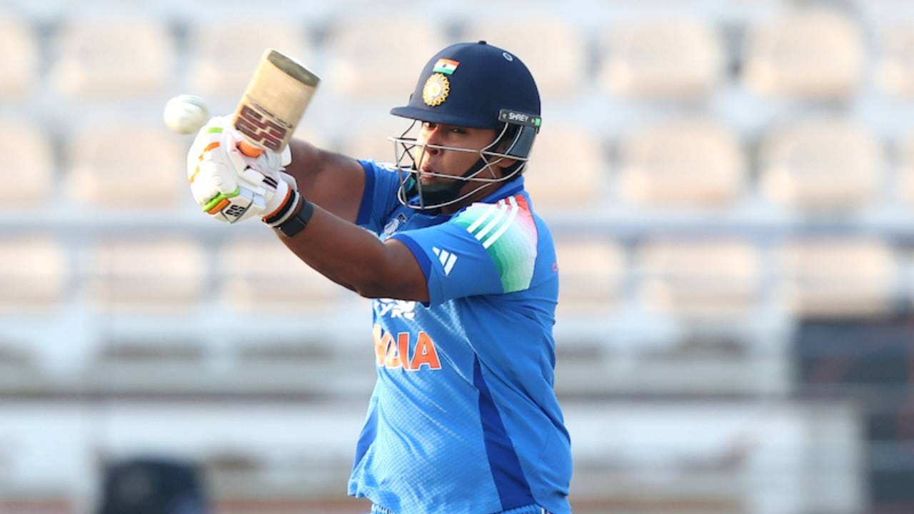 तीन सामन्यात सर्वाधिक षटकार मारणाऱ्या फलंदाजांच्या यादीतही वैभव सूर्यवंशी अव्वल स्थानी आहे. त्याने या स्पर्धेत एकूण 18 षटकार मारले आहेत. त्यानंतर पाकिस्तानचा माज सदाकत 16 षटकारांसह दुसऱ्या स्थानावर आहे. (Photo- ACC/Asiancricket)