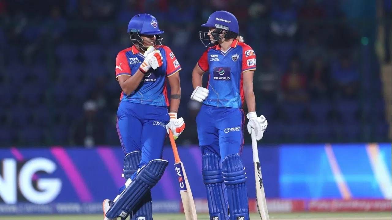 दिल्ली कॅपिटल्स: गेल्या वर्षीच्या उपविजेत्या दिल्ली कॅपिटल्स फ्रँचायझीनेही पाच खेळाडूंना कायम ठेवले आहे. आता 5.70 कोटी रुपयांच्या खर्चासह, दिल्ली कॅपिटल्स फ्रँचायझी लिलावाद्वारे एकूण 13 खेळाडू खरेदी करू शकते. (फोटो- Pankaj Nangia/Getty Images)