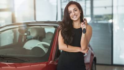 Car Loan : कार खरेदीचा आनंद दुप्पट, महिलेच्या नावावर वाहन कर्ज घेतल्यास फायदा काय?