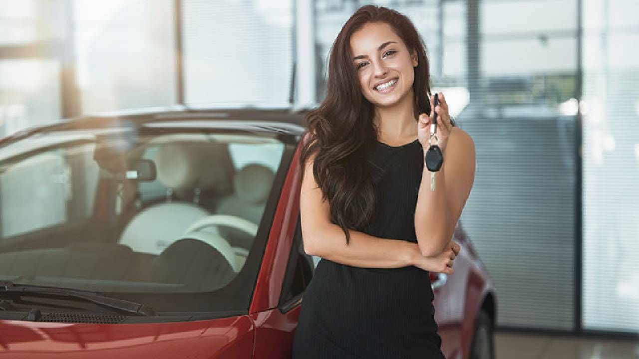 Car Loan : कार खरेदीचा आनंद दुप्पट, महिलेच्या नावावर वाहन कर्ज घेतल्यास फायदा काय?