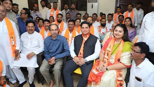उद्धव ठाकरेंची मोठी खेळी, भाजपचा युवा नेता फोडला; रवींद्र चव्हाणांना मोठा धक्का