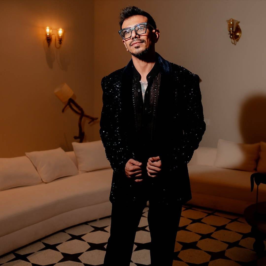 युजवेंद्र चहलने 22 डिसेंबर 2020 रोजी कोरिओग्राफर आणि डान्सर धनश्री वर्माशी लग्न केलं होतं. परंतु लग्नाच्या पाच वर्षांतच त्यांनी घटस्फोट घेतला. आता घटस्फोटानंतर चहल दुसऱ्यांदा संसार थाटण्यासाठी सज्ज आहे. याबद्दल खुद्द चहलनेच सांगितलं आहे. 
