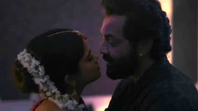 मराठमोळ्या अभिनेत्रीचे बॉबी देओलसोबत इंटिमेट सीन्स, आईवडील-मित्रमैत्रिणी म्हणाले नको करूस, तरीही ती..