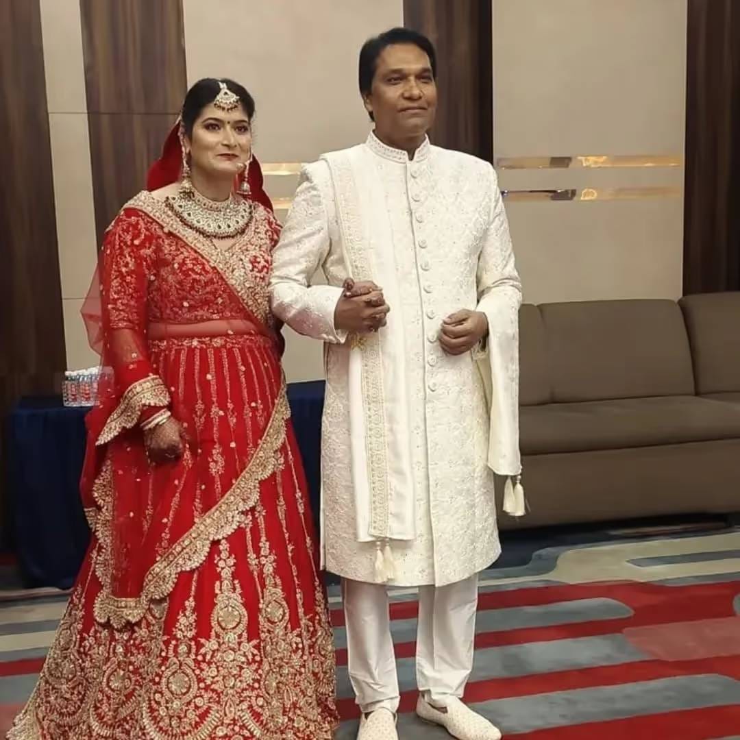 आदित्यला नवऱ्या मुलाच्या पोषाखात बघून सीआयडीचे फॅन्स खुश झाले. आतापर्यंत लोकांनी त्यांना सीआयडी कॅरेक्टरमध्ये पाहिलं आहे. पहिल्यांदा रोमँटिक अंदाजात पाहून फॅन्स सरप्राइज झाले. सीआयडी फक्त एक टीव्ही शो नाही. लोकांसाठी भावना आहेत. 90 च्या दशकापासून हा शो आणि त्यातलं प्रत्येक कॅरेक्टर घराघरात लोकप्रिय झालं आहे. 