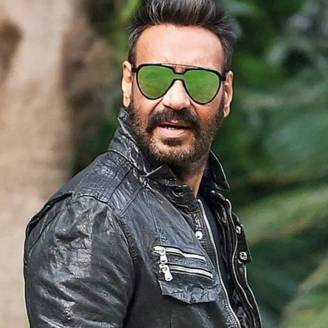 बॉलीवूड अभिनेता अजय देवगणने कुक्के सुब्रमण्य स्वामी मंदिरात दर्शन घेतलय. त्याने खासकरुन 'अश्लेषा बलि पूजा' केलेली. अजय देवगण आणि काजोलला दोन मुलं आहेत. त्याच्या मुलीच नाव न्यासा देवगण आणि मुलाचं नाव युग आहे.  