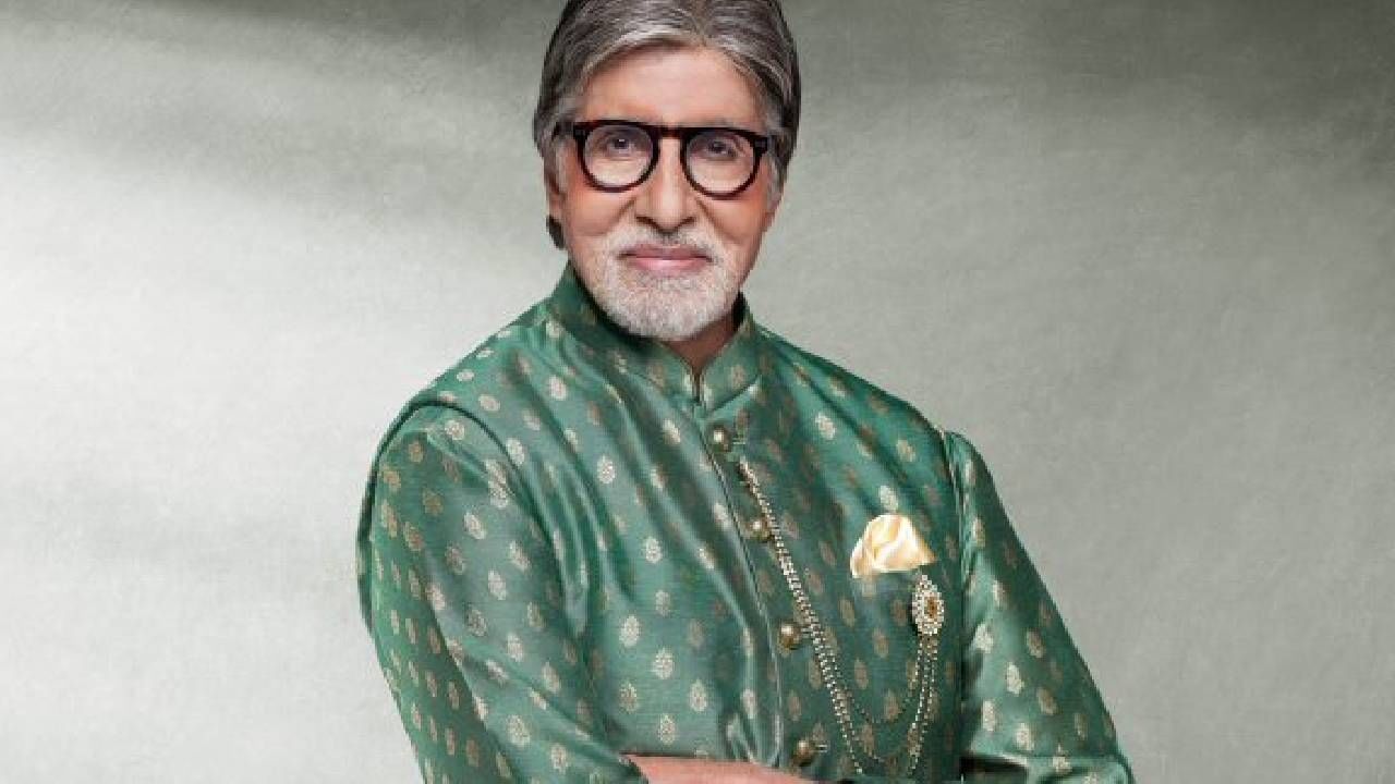 बिग बी -  11 ऑक्टोबर 1942 साली अलाहाबाद येथे जन्मलेले बिग बी हे आता 83 वर्षांचे आहेत. आजही ते त्याच जोमाने चित्रपटात काम करतात, केबीसीचे होस्ट म्हणूनही वावरतात. त्यांचा पहिला पगार फक्त 500 रुपये होता. पण आता एका एका प्रोजेक्टसाठी ते कोट्यवधी रुपये फी आकारतात. रिपोर्ट्सनुसार, अमिताभ यांचे नेटवर्थ 3 हजार 190 कोटी रुपये इतके आहे. त्यांच्याकडे रोल्स रॉयस, ऑडी, रेंज रोव्हर यांसारख्या आलिशान गाड्या आहेत. मुंबईत त्यांचे अनेक बंगले, प्रॉपर्टीज असून नुकतीच त्यांनी अलिबागमध्येही काही प्लॉट खरेदी केलेत. 