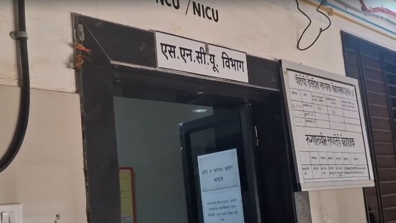 तसेच अज्ञान, गरिबी आणि रूढीवादी परंपरांमुळे अल्पवयीन मुलींचे लग्न लावले जाते, ज्यामुळे त्या कमी वयातच गर्भवती होतात आणि त्यांना कुमारी माता बनावे लागते. दरम्यान अल्पवयीन मुलीशी (१८ वर्षांखालील) विवाह करणाऱ्या २१ वर्षांवरील पुरुषास दोन वर्षांपर्यंत सक्त मजुरीची कैद आणि १ लाख रुपयांपर्यंत दंड किंवा दोन्ही शिक्षा होऊ शकतात.