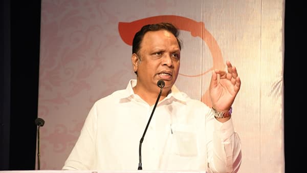 आशिष शेलारांना रोखण्यासाठी वर्षावरुन... MCA निवडणुकीत पडद्यामागे मोठे राजकारण, नेमकं काय घडलं?