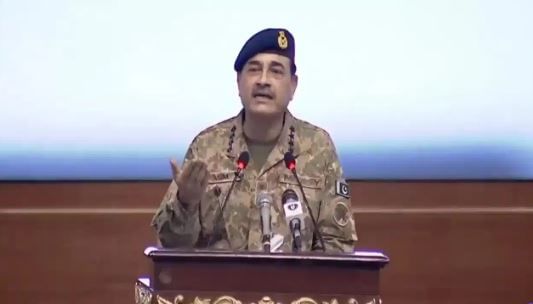 पाकिस्तानचा लष्करप्रमुख फिल्ड मार्शल असीम मुनीर याच्याकडे अनेक अधिकार आहे. पाकिस्तानत कोणताही निर्णय घ्यायचा असेल तर मुनीरचा विचार फार महत्त्वाचा ठरतो. 