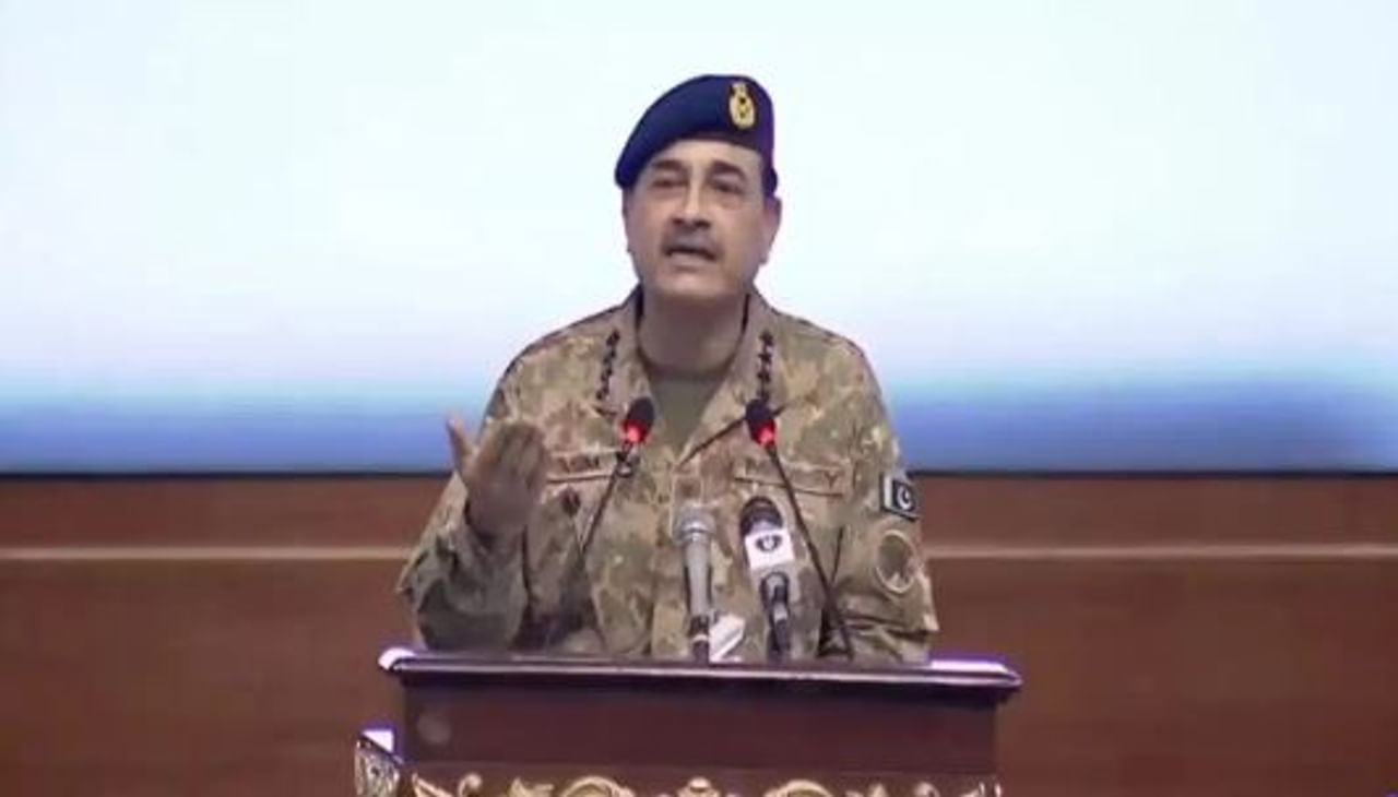 पाकिस्तानचा लष्करप्रमुख फिल्ड मार्शल असीम मुनीर याच्याकडे अनेक अधिकार आहे. पाकिस्तानत कोणताही निर्णय घ्यायचा असेल तर मुनीरचा विचार फार महत्त्वाचा ठरतो.