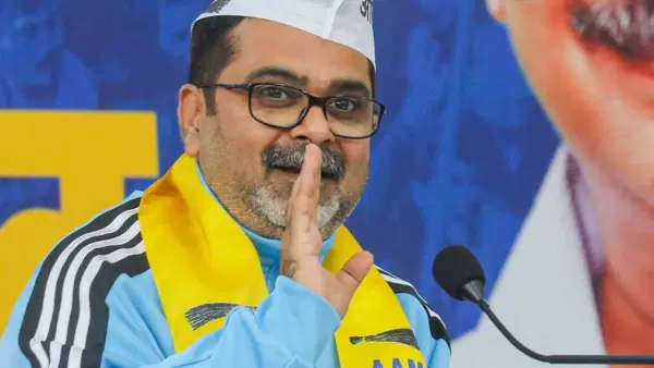 अरविंद केजरीवाल यांना मोठा धक्का, प्रसिद्ध नेत्याने साथ सोडली, आम आदमी पार्टीत खळबळ