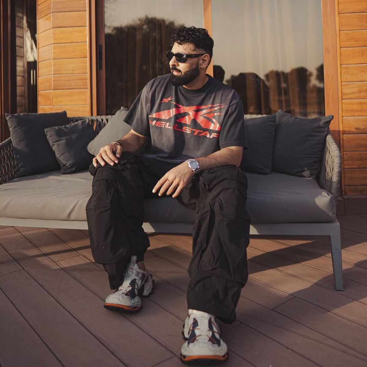 याशिवाय लॅम्बोर्गिनी, पोर्श आणि मर्सिडीज बेंझ अशा गाड्या त्याच्या ताफ्यात आहेत. सध्या त्याच्याकडे मुंबईत १५ कोटींचे घर आणि चंदीगडमध्ये फार्महाऊस आहे.