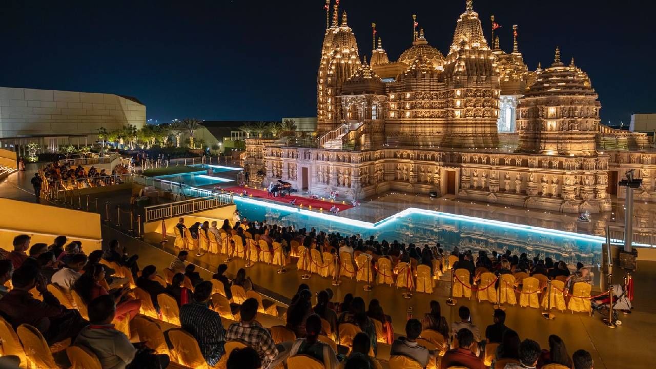 या सुंदर  कार्यक्रमानंतर, अपंग व्यक्ती, यूएई नेतृत्व आणि पाहुण्यांमधील आनंदी आणि समान संवादामुळे भावनिक वातावरण निर्माण झाले.  जिथे प्रत्येक व्यक्तीचा सन्मान, प्रोत्साहन आणि उन्नती केली जाते ही मंदिराची भूमिका या खास संध्याकाळी  पुन्हा अधोरेखित झाली.