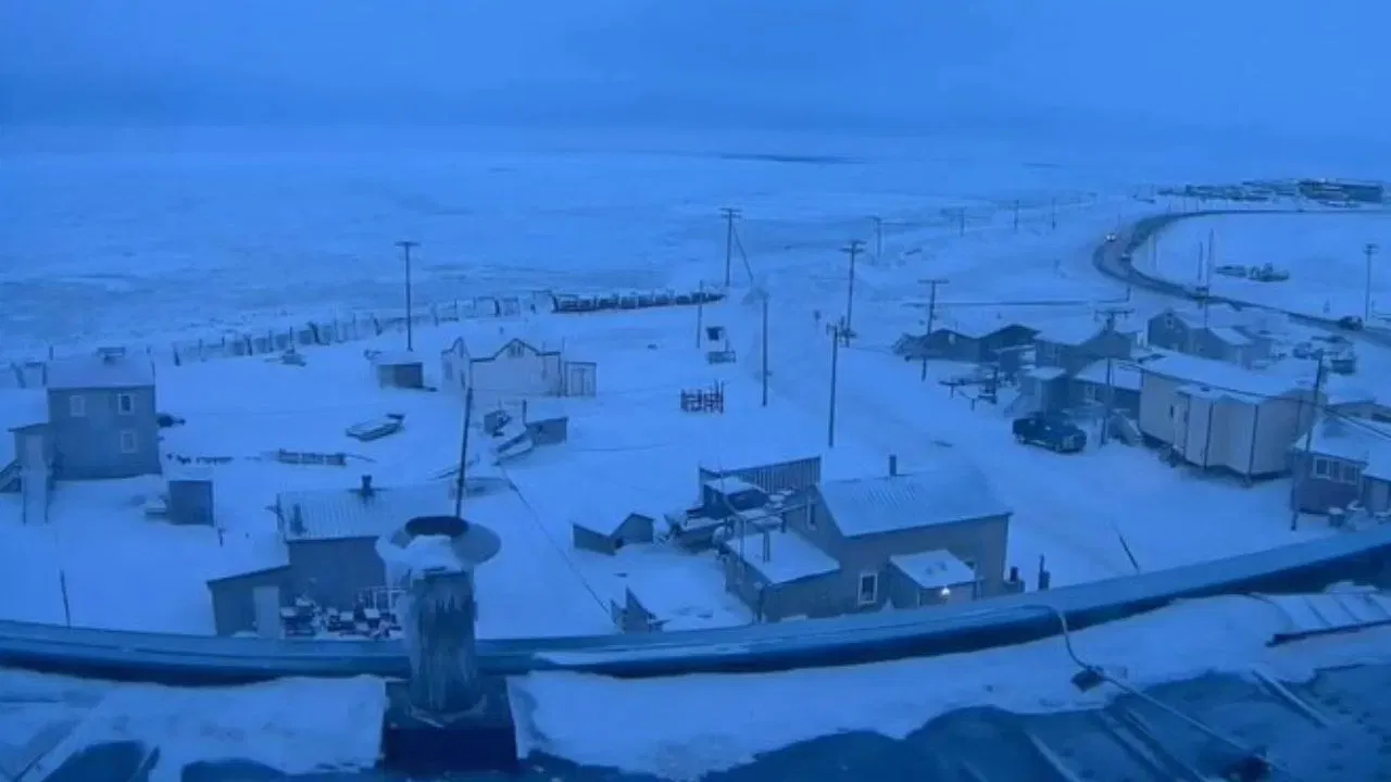 आजपासून पुढचे 63 दिवस अंधार, थेट पुढच्या वर्षी उगवणार सूर्य... का आणि कुठे होणार असे? जाणून घ्या आजपासून पुढचे 63 दिवस अंधार, थेट पुढच्या वर्षी उगवणार सूर्य... का आणि कुठे होणार असे? जाणून घ्या