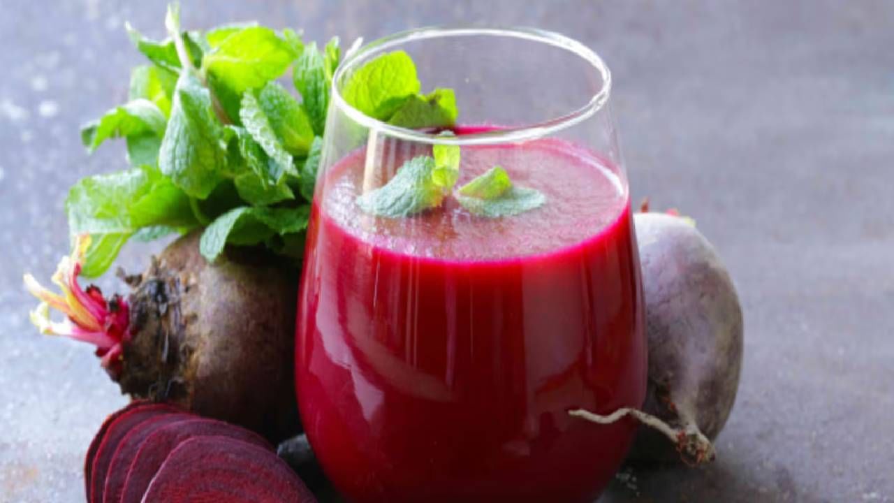 बीट खाणे निरोगी आरोग्यासाठी अत्यंत फायदेशीर आहे. विशेष म्हणजे दररोजच्या आहारात बीटचा समावेश करा.. ज्यामुळे आरोग्याच्या अनेक समस्या दूर होण्यास मदत होते. 
