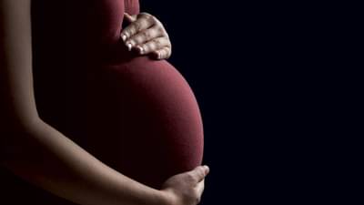 मूल नसल्याने जोडपे डॉक्टरकडे गेले, नंतर कळालं पत्नी स्त्री नसून पुरुष, नंतर काय झालं वाचा