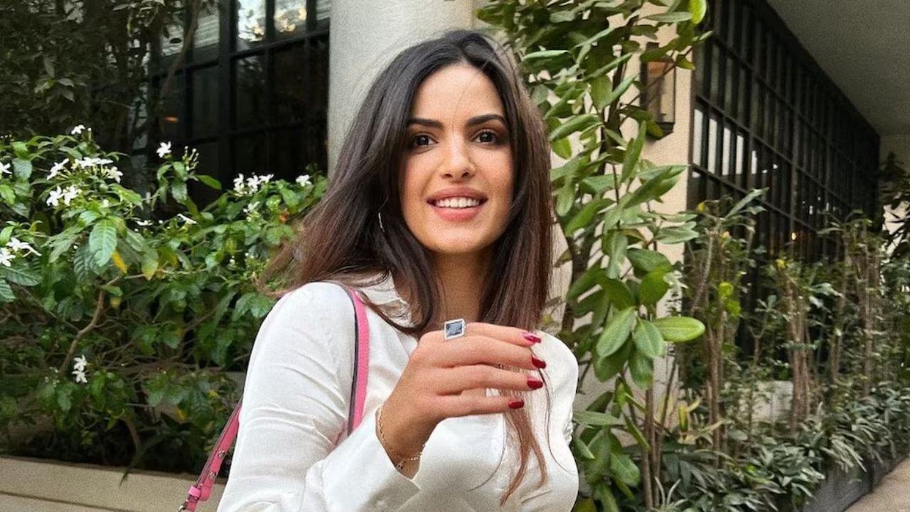 पब्लिकच्या नजरेत हार्दिक आणि नताशाचे रिलेशनशिप खूप चर्चेत राहिले. दोघांनी काही वेळ एकमेकांना डेट केल्यानंतर त्यांनी लग्न करण्याचा निर्णय घेतला होता. साल २०२० मध्ये दोघांनी लग्न केले. त्यांना काही महिन्यात मुलगा अगस्त्य याला जन्म दिला. त्यानंतर साल २०२३ च्या फेब्रुवारीत त्यांनी पुन्हा लग्न केले. हिंदू आणि ख्रिश्चन पद्धतीने लग्न केले. दोघांचे ग्रँड वेंडींग चाहत्यात खूप चर्चेत राहिले. 