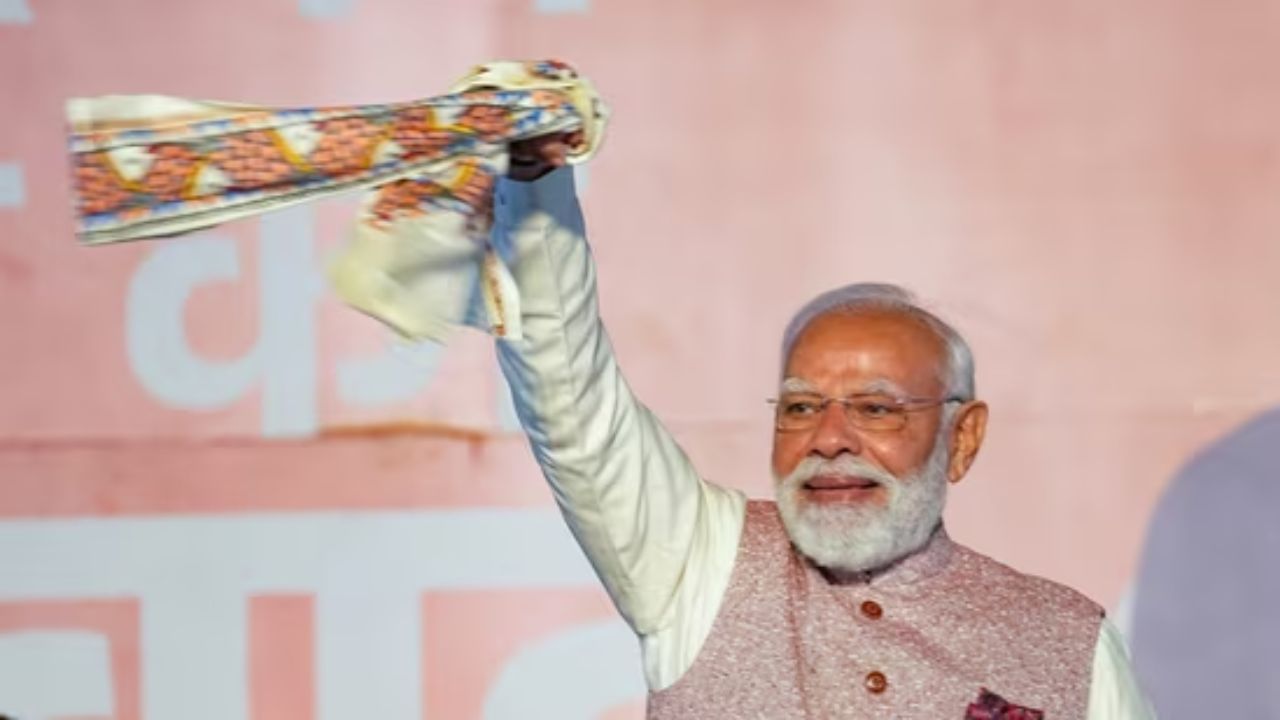 आता पुढचं टार्गेट काय? पश्चिम बंगालसह कोणत्या राज्यांवर भाजपचा डोळा?; पंतप्रधान नरेंद्र मोदी यांनी थेटच सांगितलं आता पुढचं टार्गेट काय? पश्चिम बंगालसह कोणत्या राज्यांवर भाजपचा डोळा?; पंतप्रधान नरेंद्र मोदी यांनी थेटच सांगितलं