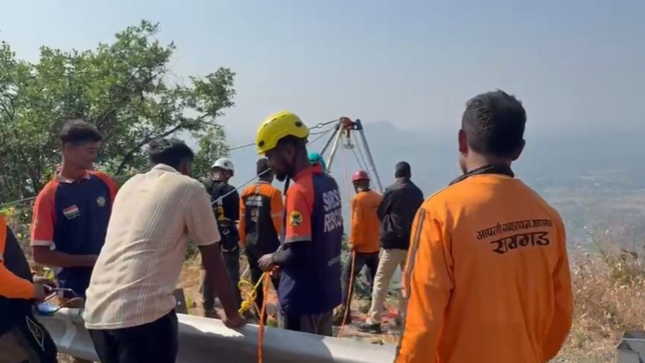 ताम्हिणी घाटात थार पाचशे फूट दरीत कोसळली, पुण्याच्या 6 तरुणांचा दुर्दैवी मृत्यू ताम्हिणी घाटात थार पाचशे फूट दरीत कोसळली, पुण्याच्या 6 तरुणांचा दुर्दैवी मृत्यू