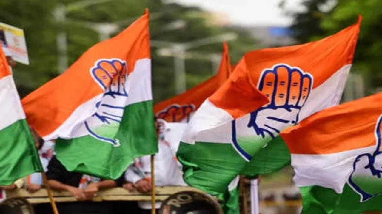 पराभव बिहारमध्ये, पण भूकंप महाराष्ट्रात, काँग्रेसला सर्वात मोठा धक्का, बड्या नेत्याचा तडकाफडकी राजीनामा