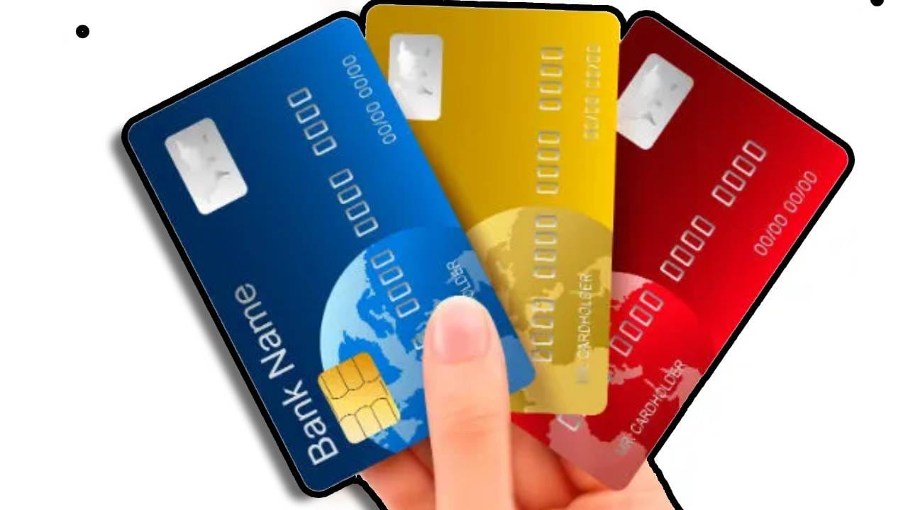 क्रेडिट कार्डचा वापर प्रामाणित आणि योग्य ठिकाणीच करा. कोणत्याही वेबसाईटवर जाऊन काहीही खरेदी करु नका. नाहीतर तुम्ही एखादा स्कॅमचा शिकार होऊ शकतात. असुरक्षित वेबसाईटचा वापर अजिबात करू नका. 