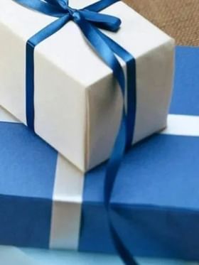 गिफ्ट देताना चुकूनही या वस्तू देऊ नयेत