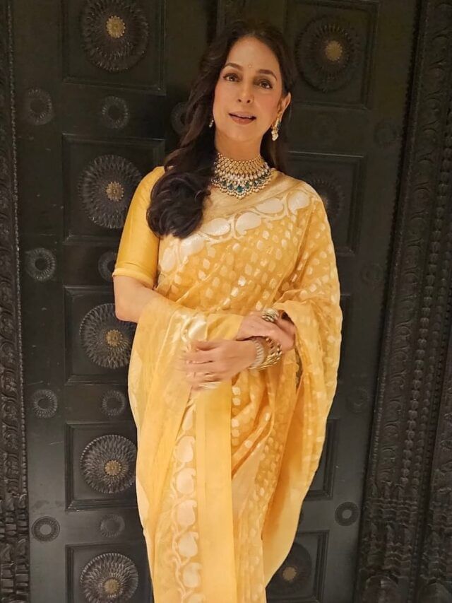 वयाच्या 57 व्या वर्षीही जुही चावला चाहत्यांना देते फॅशन गोल्स, साडीत अभिनेत्री आजही दिसते सुंदर