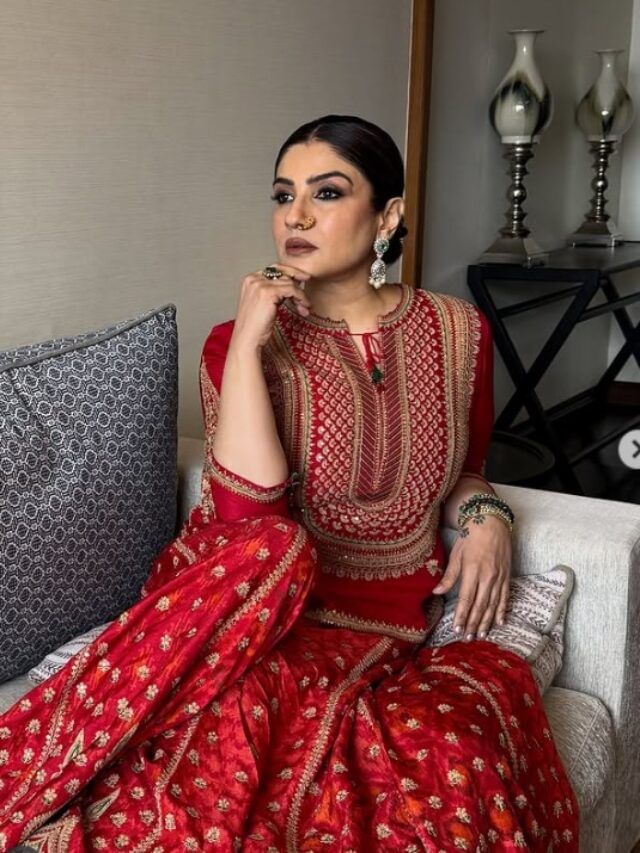 रवीना टंडन चाहत्यांना देतेय फॅशन गोल्स, अभिनेत्री घायाळ अदांवर चाहते फिदा