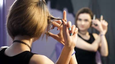 रविवारी केस कापल्याने हा ग्रह कमकुवत होतो, त्यासाठी या 3 गोष्टी टाळा