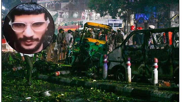 Delhi Lal Quila Blast : त्याला एकच भिती म्हणून त्यानं दिल्ली स्फोटाचा भयानक कट रचला! दहशतवादी उमरच्या डोक्यात काय होतं? Delhi Lal Quila Blast : त्याला एकच भिती म्हणून त्यानं दिल्ली स्फोटाचा भयानक कट रचला! दहशतवादी उमरच्या डोक्यात काय होतं?