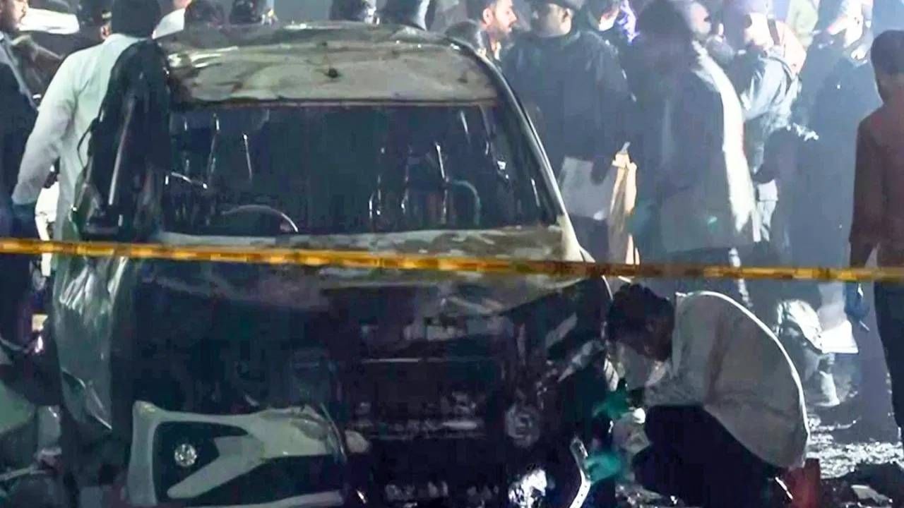 Delhi Blast : लाल किल्ल्याजवळ भीषण स्फोट, याआधी अनेक स्फोट, कधी हादरली दिल्ली ?