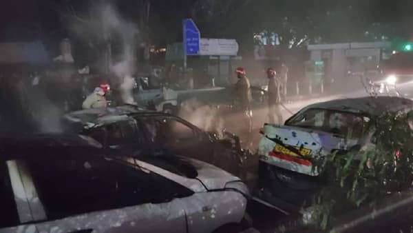 Delhi Blast : दिल्ली स्फोटानंतर आता सोशल मीडिया रडारवर... या गोष्टीतून मिळवणार माहिती; कुणाला फुटणार घाम?