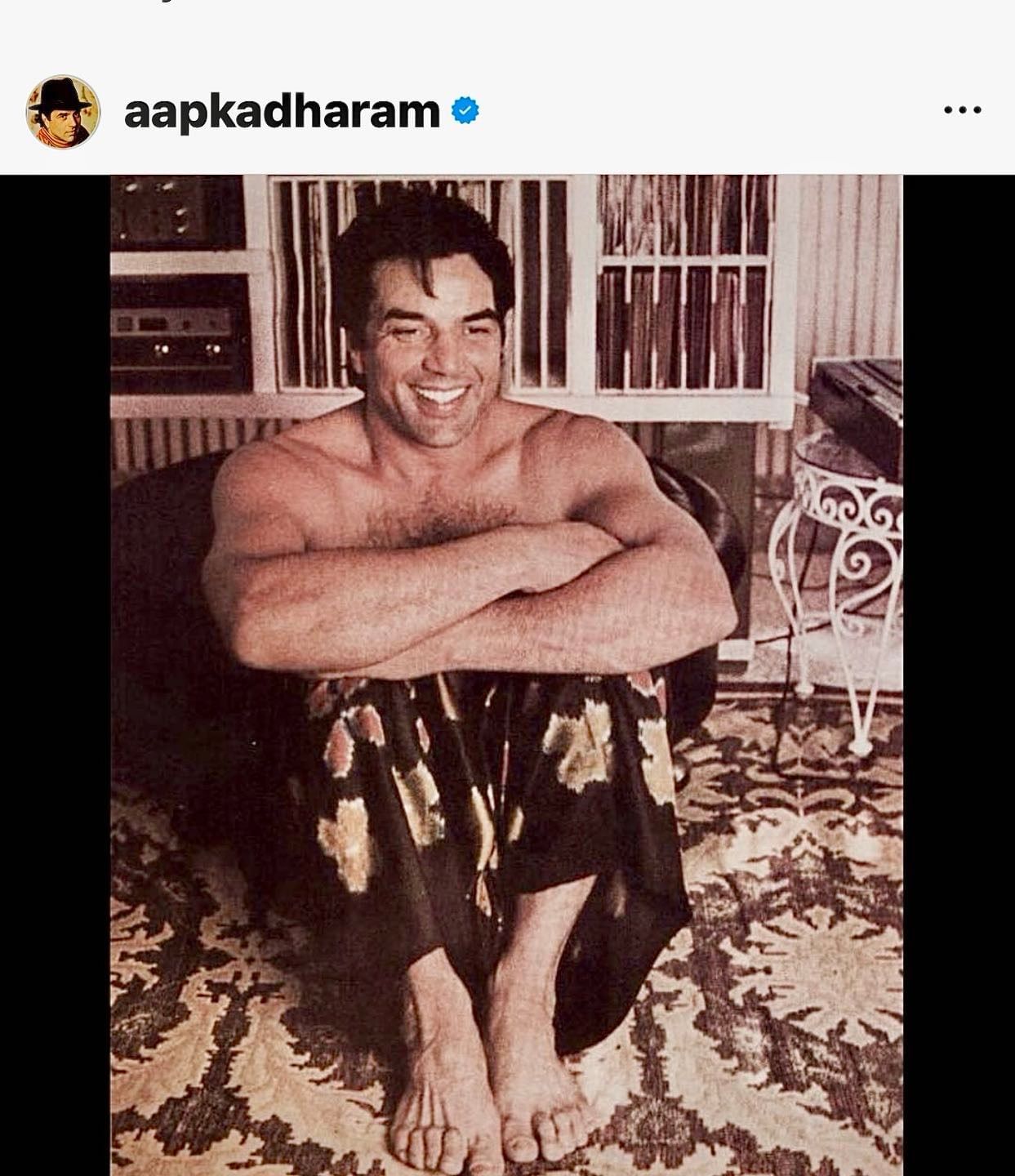 धर्मेंद्र यांना चित्रपट क्षेत्रातील अतुलनीय योगदानासाठी भारत सरकारने २०१२ मध्ये 'पद्म भूषण' या सर्वोच्च नागरी सन्मानाने सन्मानित केले होते. धर्मेंद्र यांचे निधन ही बॉलिवूडसाठी एक मोठी हानी आहे.