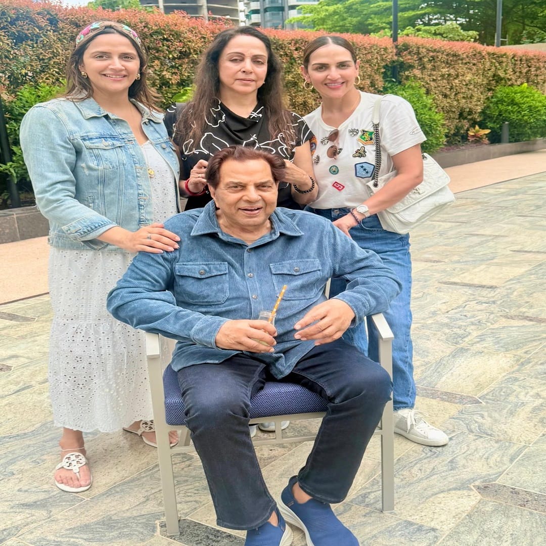 पण अखेर फक्त आठवणी सोबत राहतात... अशात वडिलांना गमावल्याचं दुःख एका मुलीसाठी फार मोठं आहे. 24 नोव्हेंबर 2025 मध्ये वायाच्या 90 व्या वर्षी धर्मेंद्र यांनी अखेरचा श्वास घेतला. हे त्यांच्या कुटुंबियांसाठी फार मोठं नुकसान आहे. 