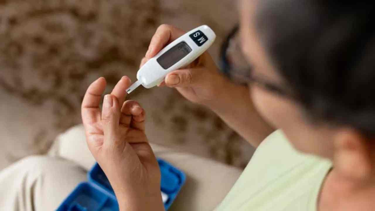 ‘या’ 2 गोष्टी प्लेटमध्ये ठेवा, मधुमेह नियंत्रणात राहील, जाणून घ्या