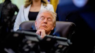 झोपेच्या तंद्रीत ‘स्लीपी डॉन’…ओव्हलमध्ये भर पीसीमध्ये डोनाल्ड ट्रम्प यांच्या डुलक्या, VIDEO व्हायरल