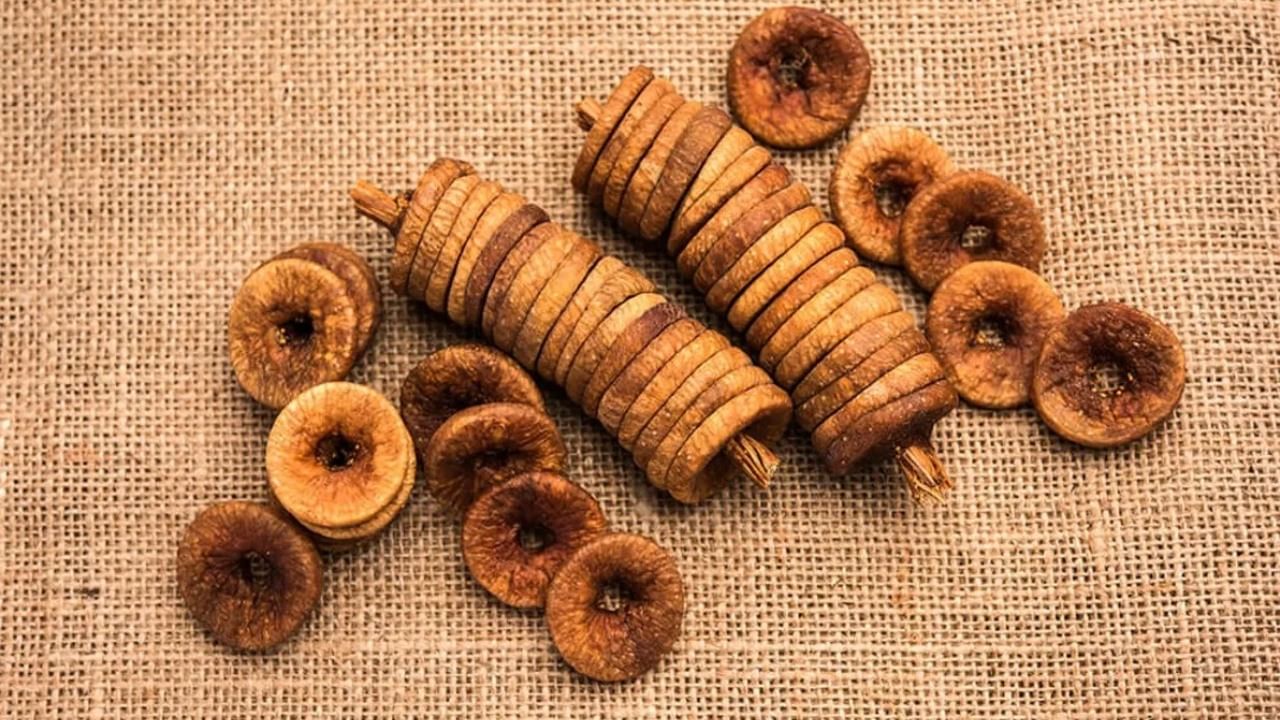 थंडीच्या दिवसात खा सुके अंजीर, शरीराला मिळतील जबरदस्त फायदे, जाणून घ्या