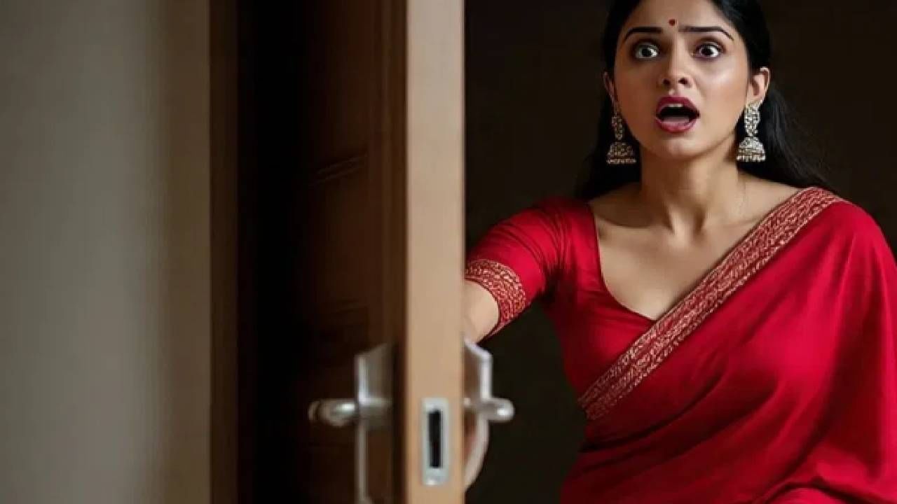 Extramarital Affair : अर्ध्या रात्री अचानक मुलगी बॉयफ्रेंडच्या घरी येऊन धडकली, तिला काय माहित होतं, असं काही डोळ्यांना पहावं लागेल Extramarital Affair : अर्ध्या रात्री अचानक मुलगी बॉयफ्रेंडच्या घरी येऊन धडकली, तिला काय माहित होतं, असं काही डोळ्यांना पहावं लागेल