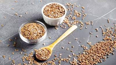 आळशी सकाळी खावी की रात्री? जाणून घ्या योग्य वेळ आणि पद्धत