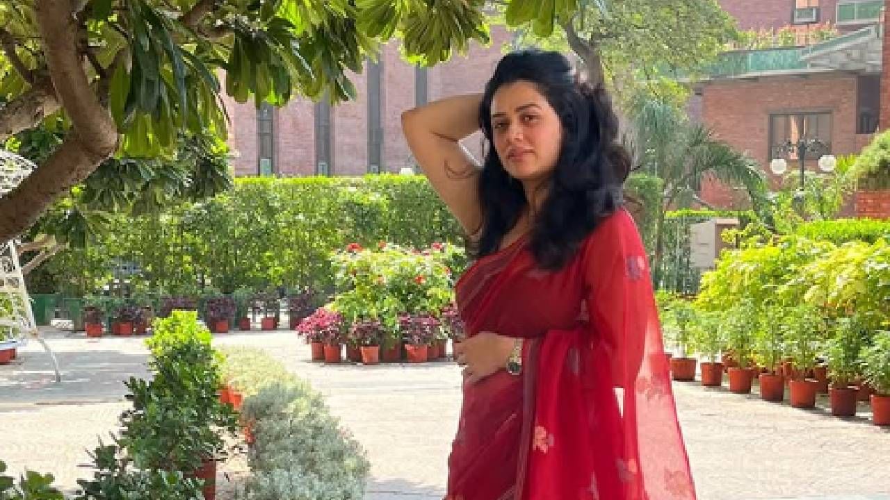  गिरीजाने झेंडे चित्रपटात मनोज वाजपेयीच्या पत्नीची भूमिका निभावली होती. आता ती लवकरच  'कांतारा : चाप्टर वन' फेम अभिनेता गुलशन देवैय्या याच्यासोबत 'थेरपी शेरपी' या वेब सीरिजमध्ये झळकणार आहे. याआधी