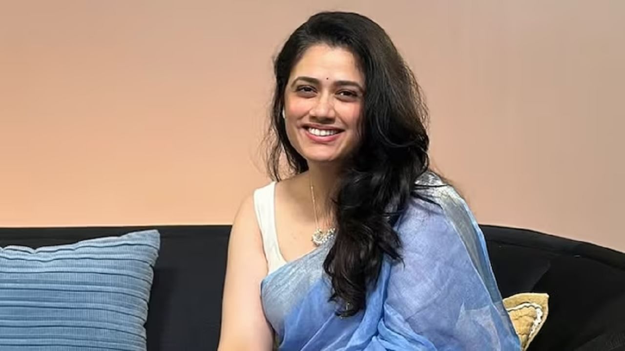 Girija Oak : माझे अश्लील फोटो पाहून माझा मुलगा... एका रात्रीत चर्चेत आलेल्या गिरिजा ओकचं धक्कादायक वक्तव्य Girija Oak : माझे अश्लील फोटो पाहून माझा मुलगा... एका रात्रीत चर्चेत आलेल्या गिरिजा ओकचं धक्कादायक वक्तव्य