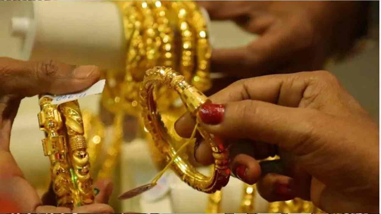 Gold Rate : 10 ग्रॅम सोन्यासाठी तब्बल 7 लाख रुपये द्यावे लागणार? सोन्याच्या किमतीबाबत मोठी भविष्यवाणी